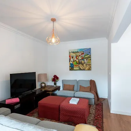 Av Sintra Mhouse Lease